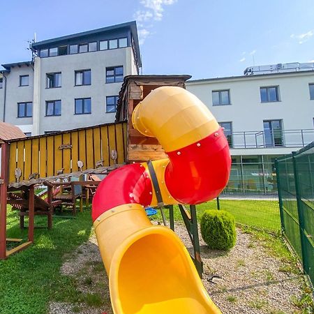 Hotel Milosz Restauracja, Basen Dla Dzieci, Sala Zabaw, Silownia 卡尔图济 外观 照片