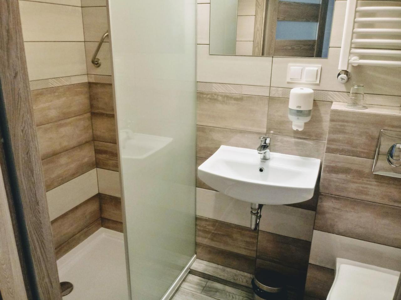 Hotel Milosz Restauracja, Basen Dla Dzieci, Sala Zabaw, Silownia 卡尔图济 外观 照片