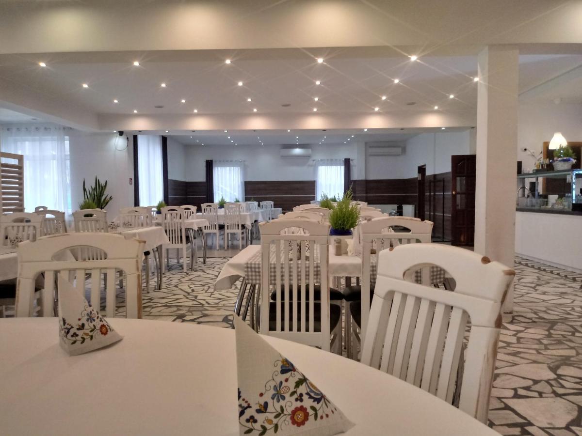 Hotel Milosz Restauracja, Basen Dla Dzieci, Sala Zabaw, Silownia 卡尔图济 外观 照片